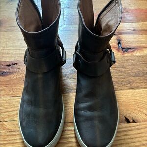 FRYE Brown Leather Boots in size 7